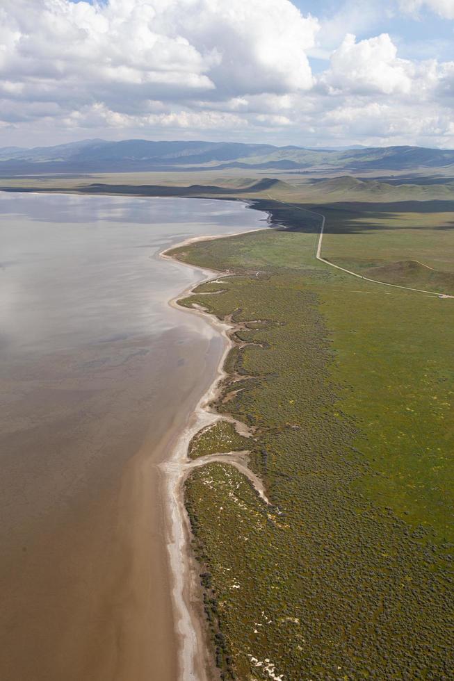 luchtfoto van soda lake, californië foto