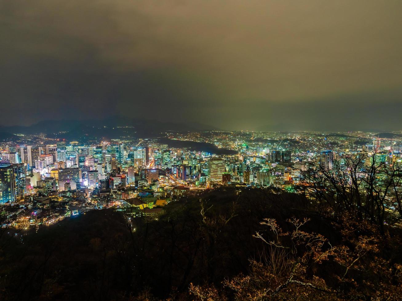 seoul city at night, zuid-korea foto