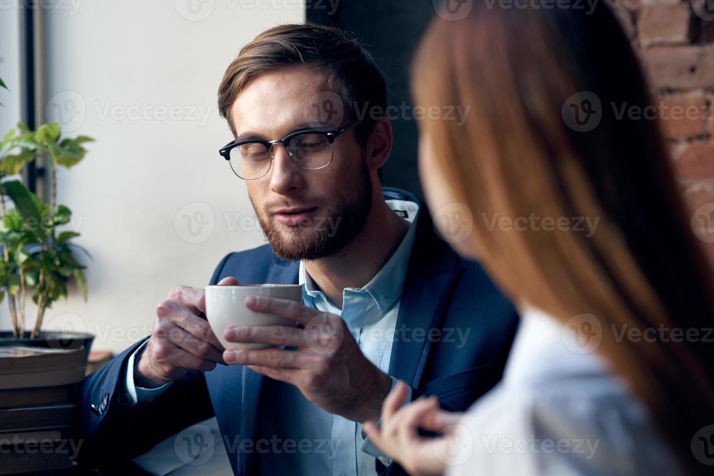 bedrijf Mens en vrouw zittend in cafe gezelligheid ontbijt levensstijl foto