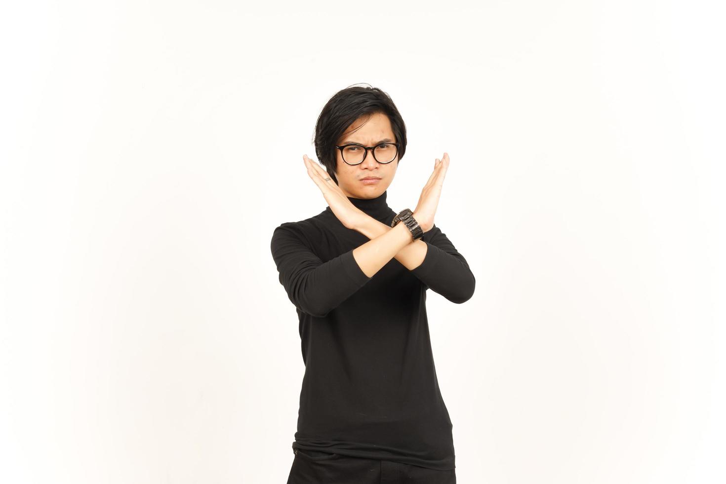 gekruiste hand- voor afwijzing gebaar van knap Aziatisch Mens geïsoleerd Aan wit achtergrond foto