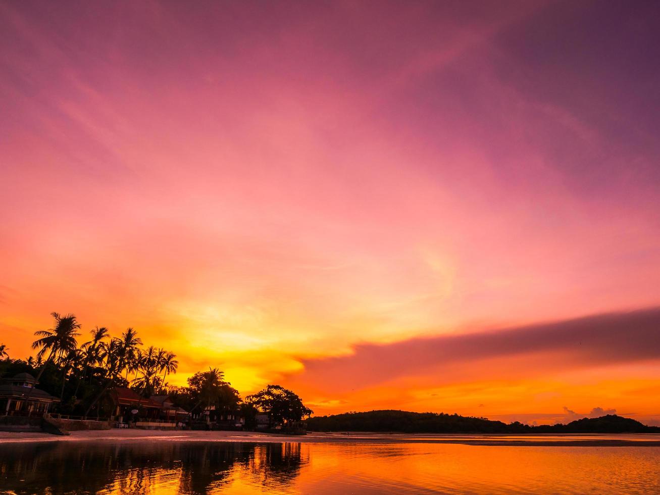 prachtig tropisch strand foto