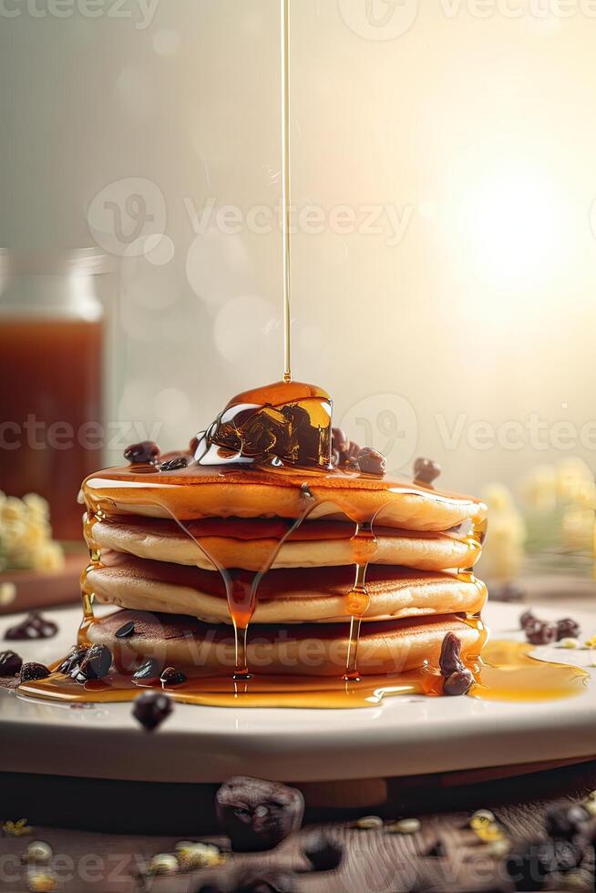 siroop is gegoten naar beneden en chocola chips zijn Aan top hoog stack van gouden pannekoeken gelaagde Aan een bord met gesmolten boter en siroop druipend naar beneden de zijden van de stapel. generatief ai. foto