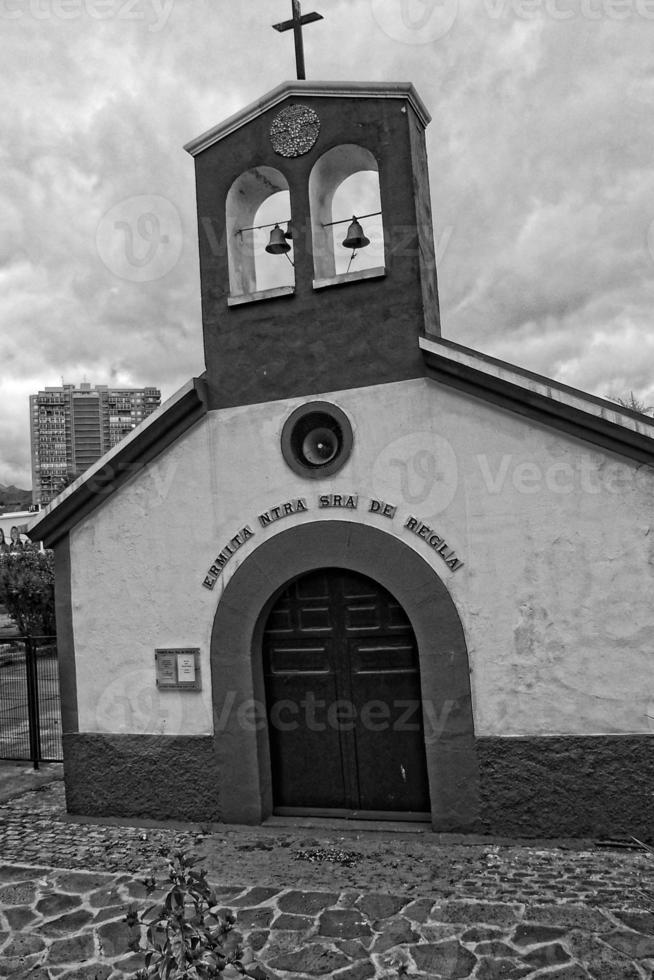 interessant kleurrijk vakantie huizen in de straten van de Spaans stad van sanca cruz in Tenerife foto