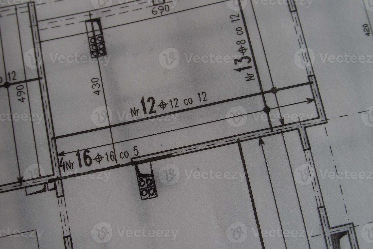 handleiding technisch tekening gemaakt met een potlood Aan traceren papier foto