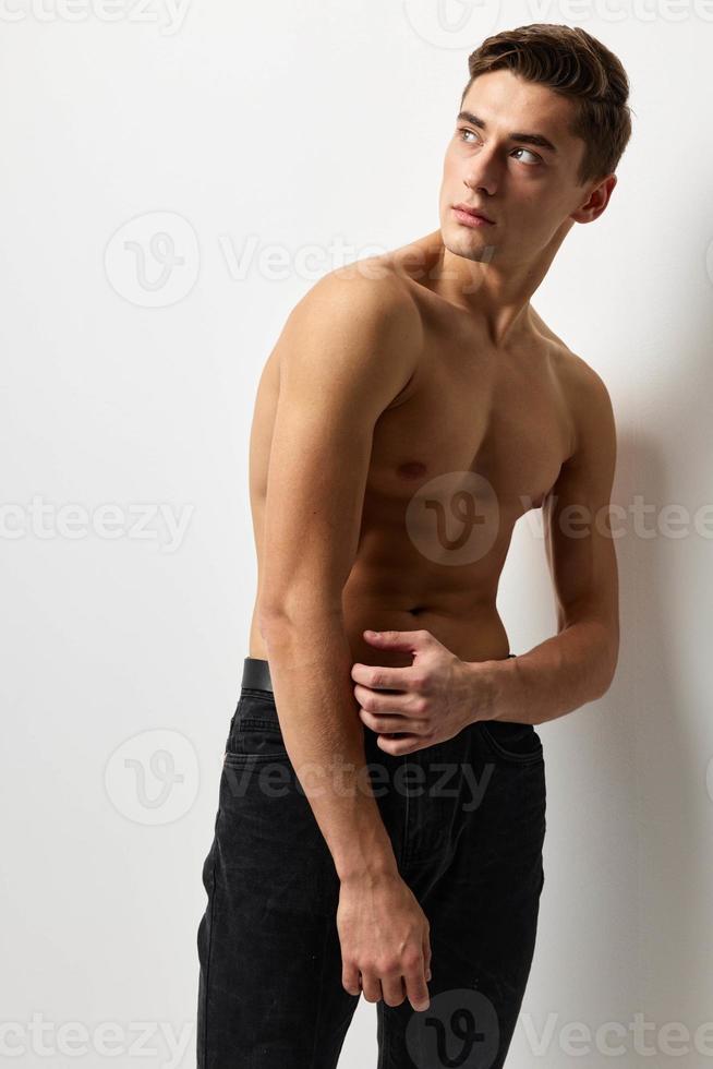 mannetje naakt zwart broek zelfvertrouwen aantrekkelijkheid luxe model- foto