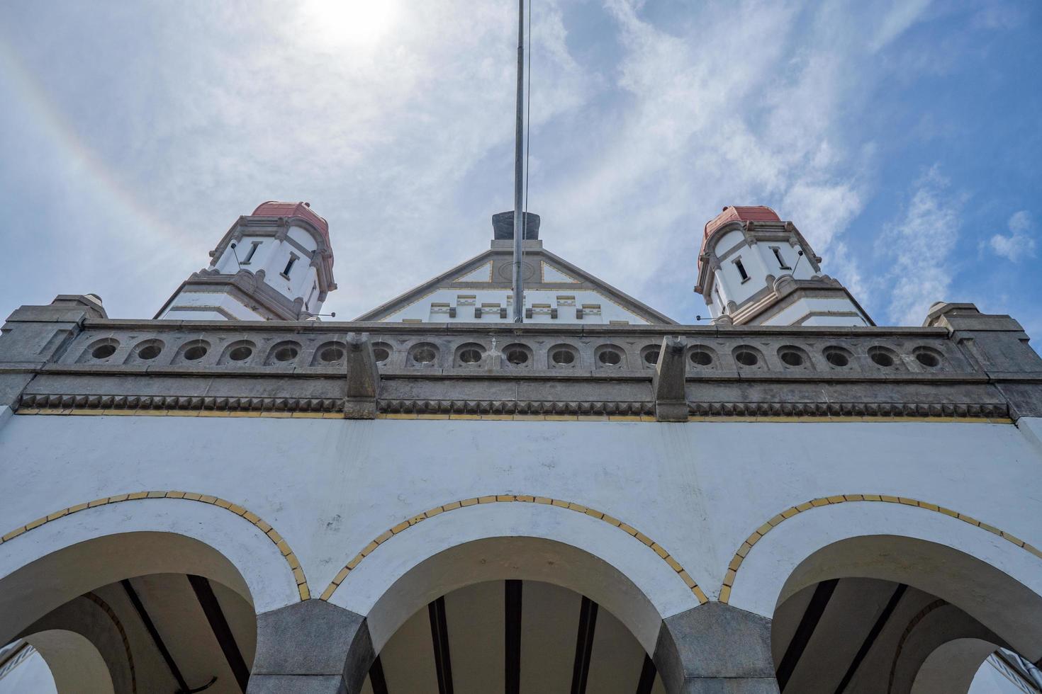 de oud station van semarang centraal Java semarang, lawang naai. de foto is geschikt naar gebruik voor reizen bestemming, vakantie poster en reizen inhoud media.