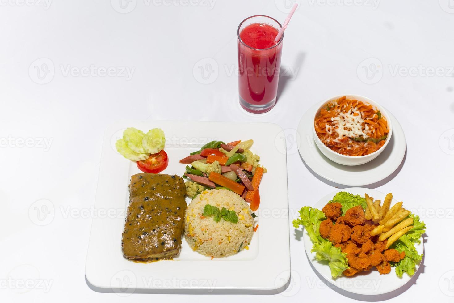 Aziatisch stijl Ramadan sehri voedsel set. foto