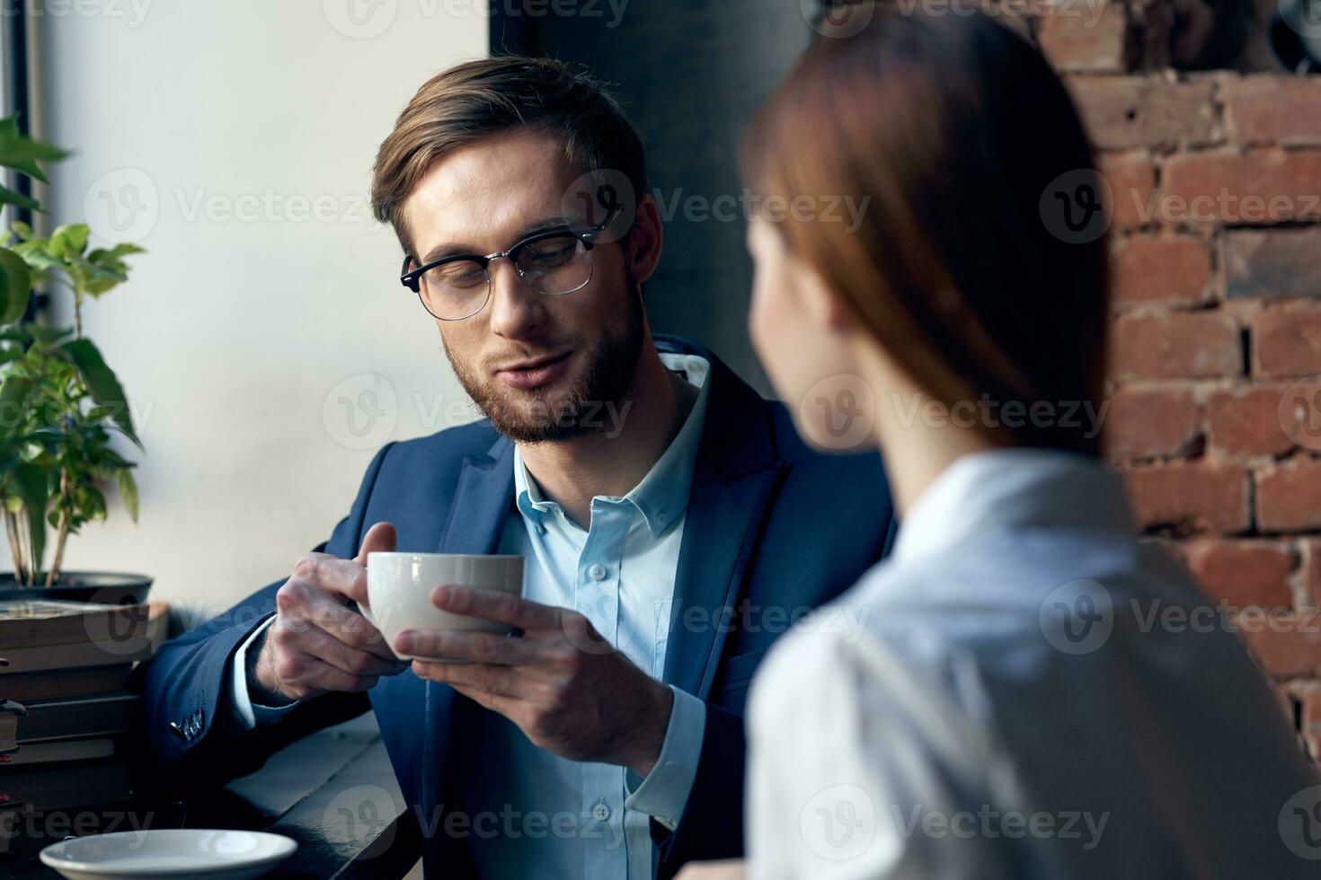 bedrijf Mens en vrouw zittend in cafe gezelligheid ontbijt levensstijl foto