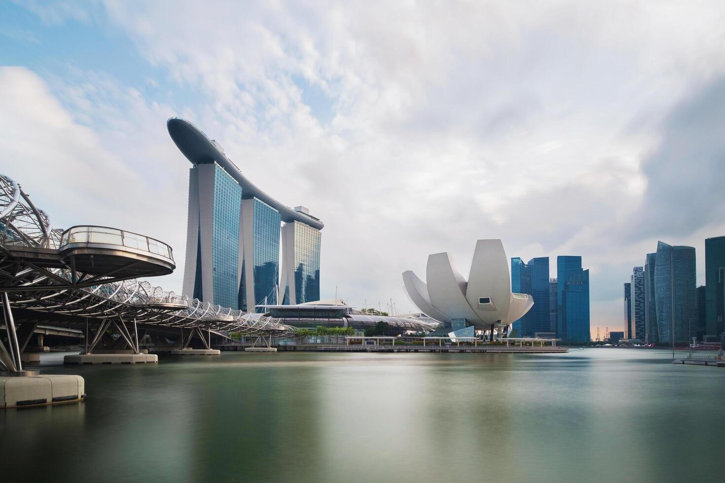 singapore zakelijke districtshorizon bij marina bay foto