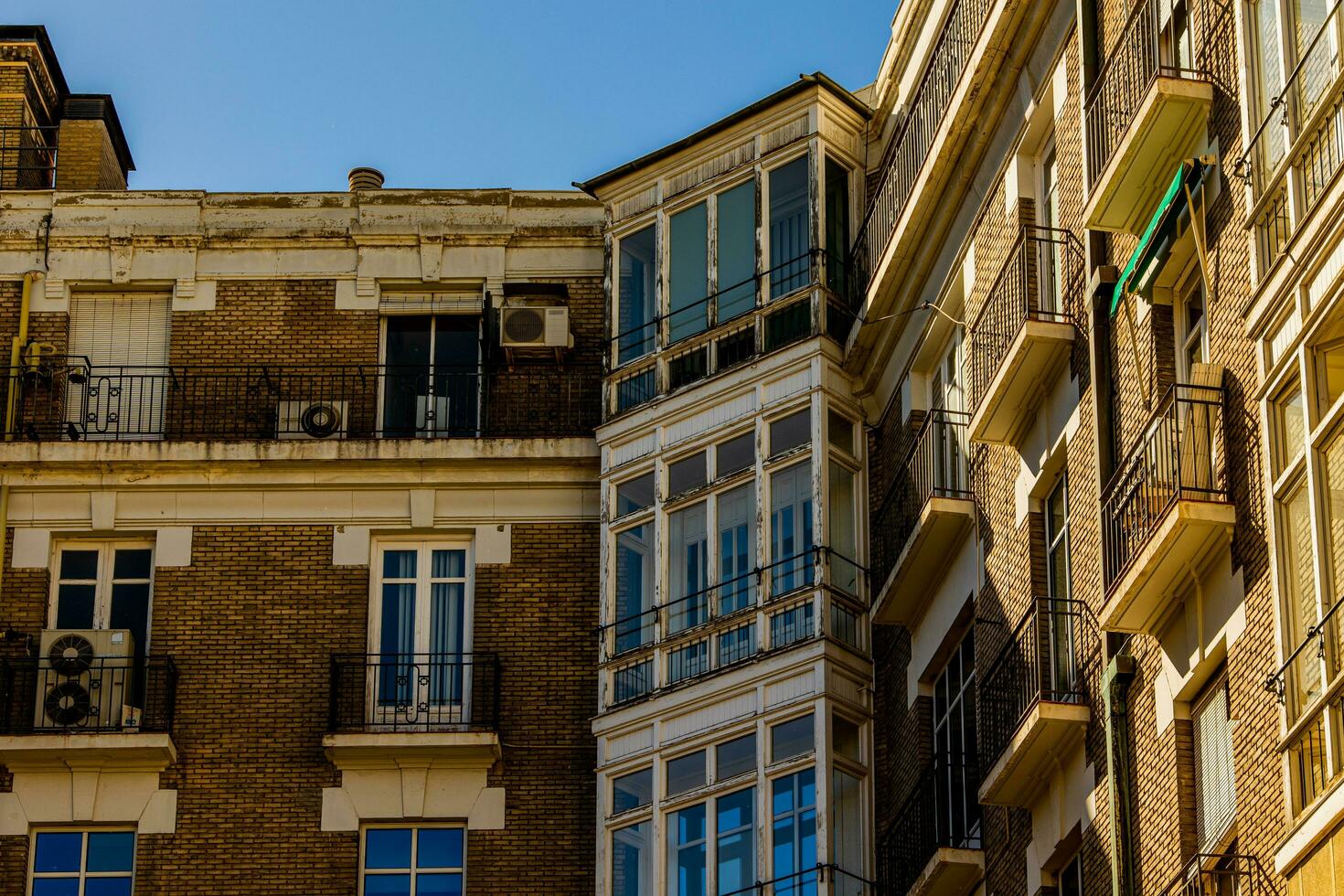 historisch herenhuis in zaragoza Spanje in de oud stad- foto