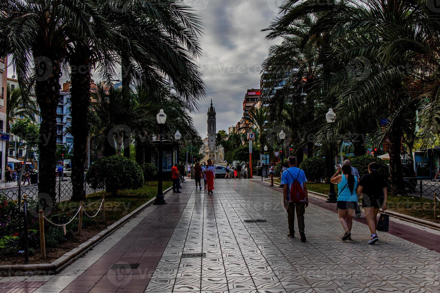 lucero's plein in Alicante Spanje Aan een warm zomer vakantie dag foto