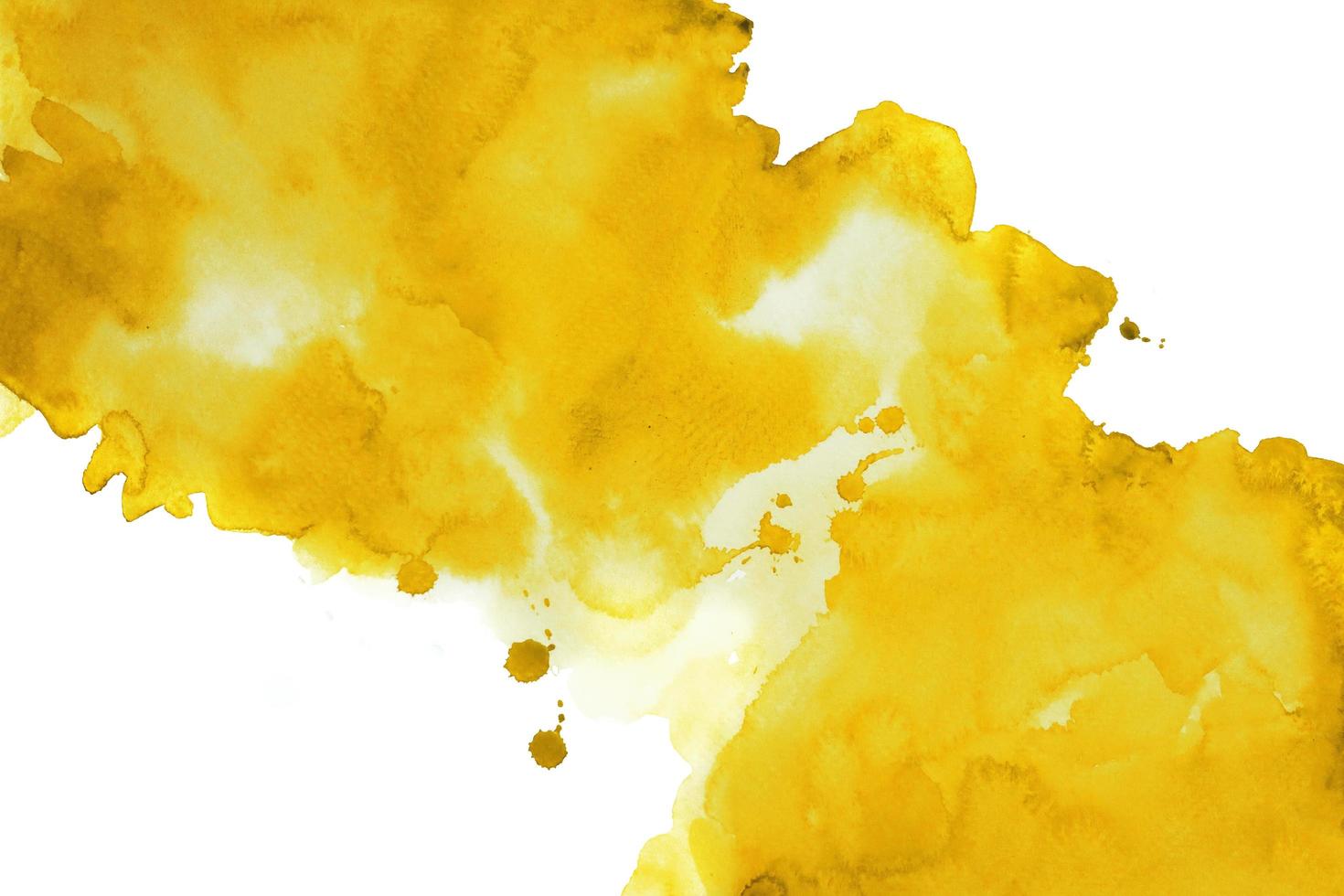 gouden geel waterverf hand- schilderij en plons abstract structuur Aan wit papier achtergrond foto
