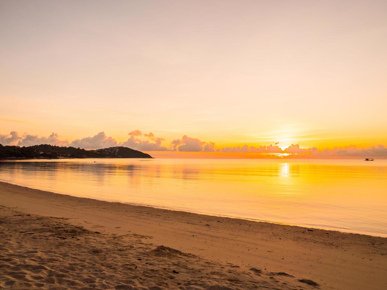 prachtig tropisch strand foto