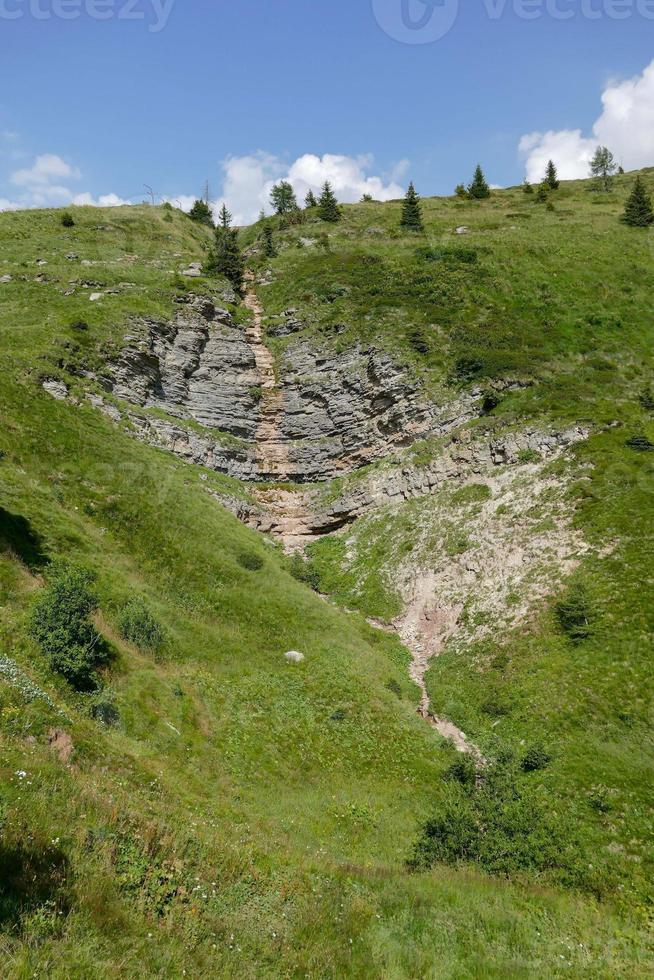 schilderachtig uitzicht op de bergen foto