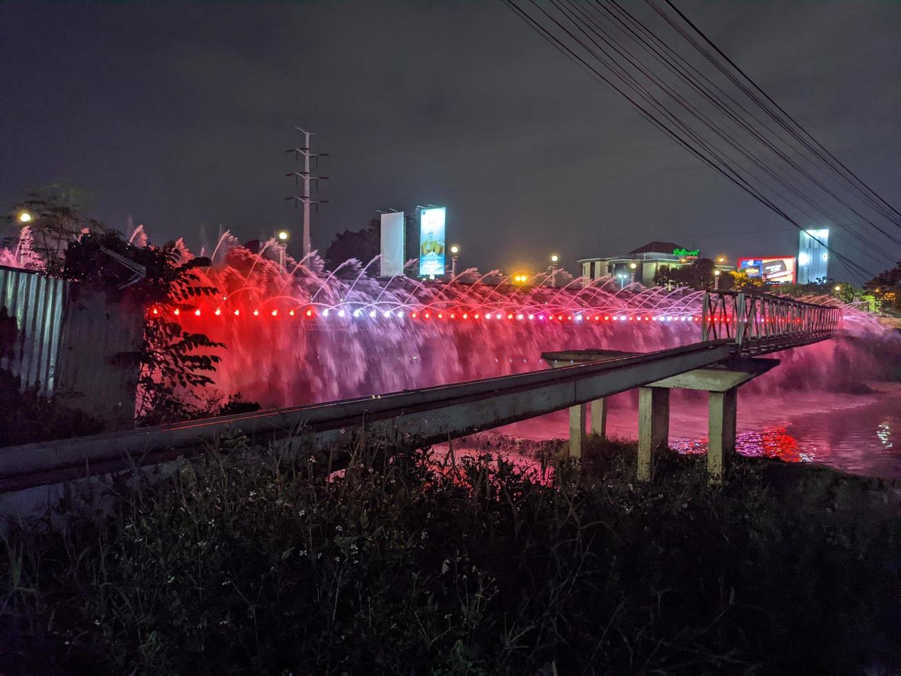 lampion lantaarn van Chinese nieuw jaar viering met laat middag lucht. de foto is geschikt naar gebruik voor Chinese nieuw jaar, maan- nieuw jaar achtergrond en inhoud media.