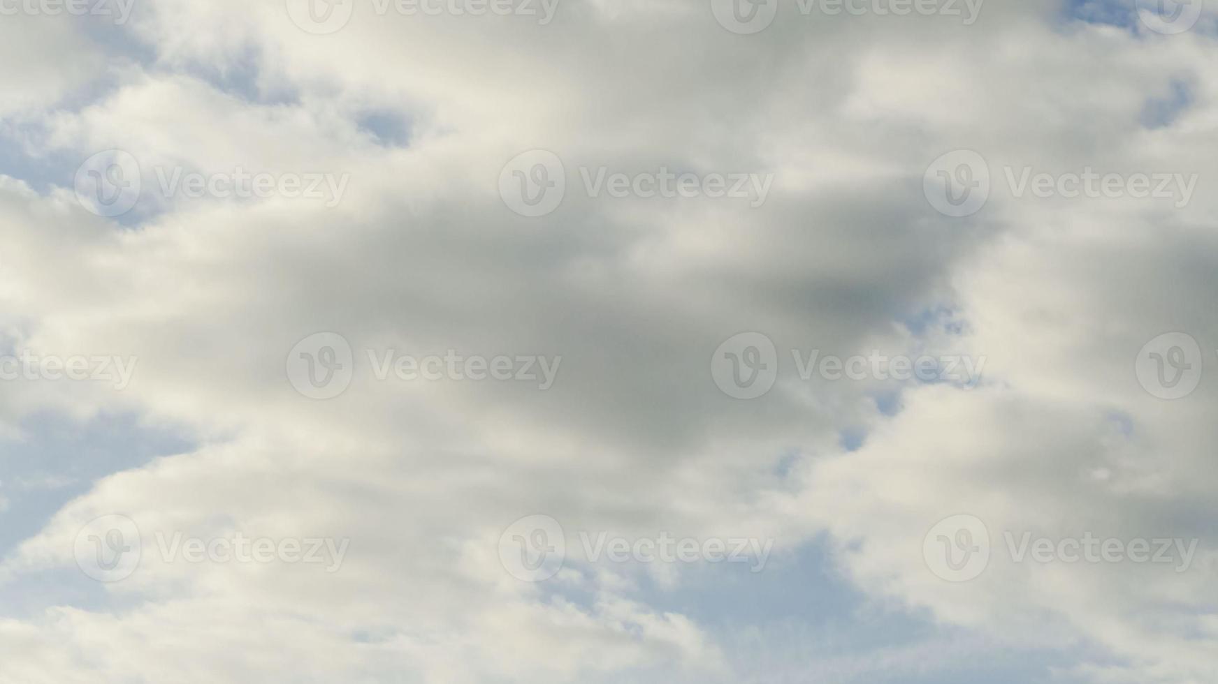 wolken in de lucht foto