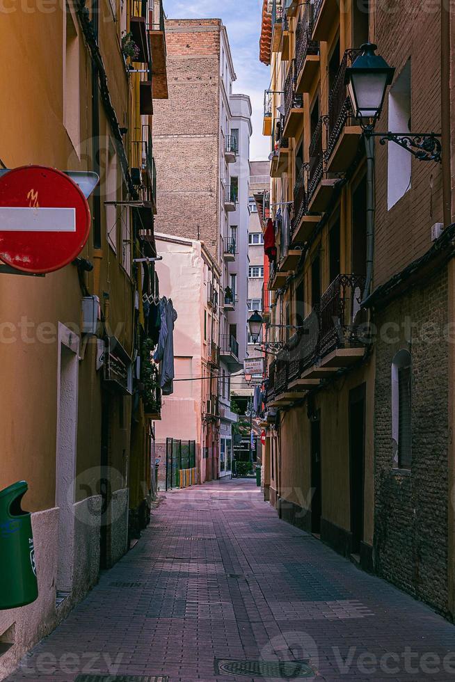 straten in de historisch oud stad- van Zaragoza, Spanje foto