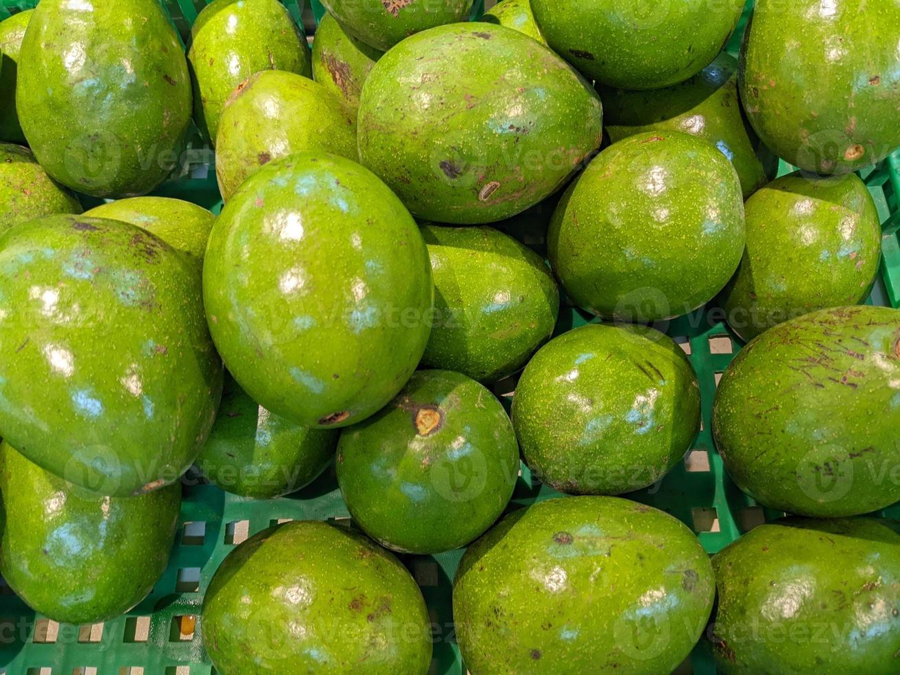 dichtbij omhoog foto van fruit en groente Aan supermarkt rek. de foto is geschikt naar gebruik voor fruit en groente achtergrond en Promotie inhoud media.