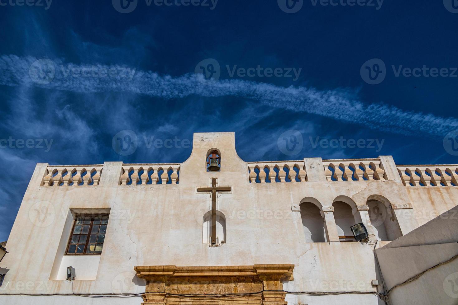 ermita de de kerstman cruz Alicante Spanje Aan een zonnig dag foto