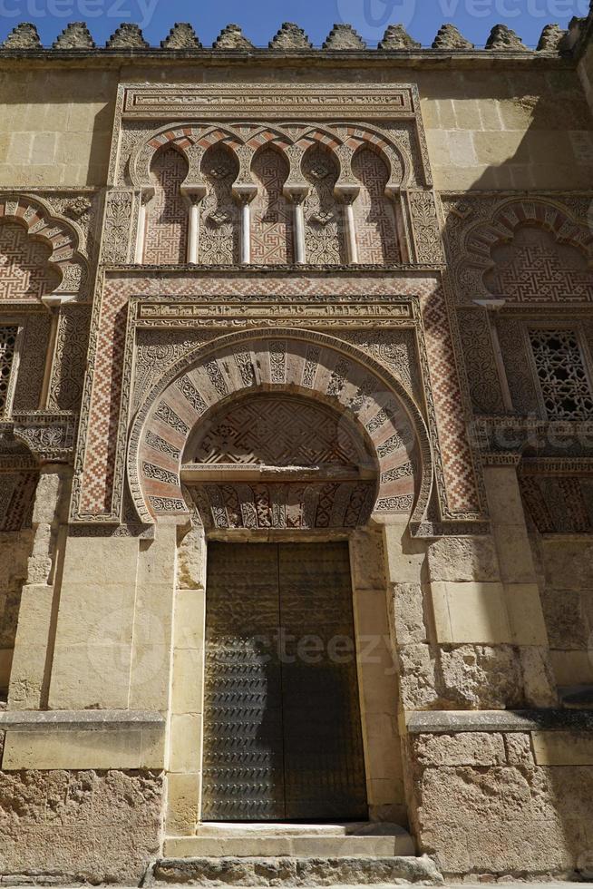 Ingang naar mezquita - moskee - kathedraal van Cordoba in Spanje foto