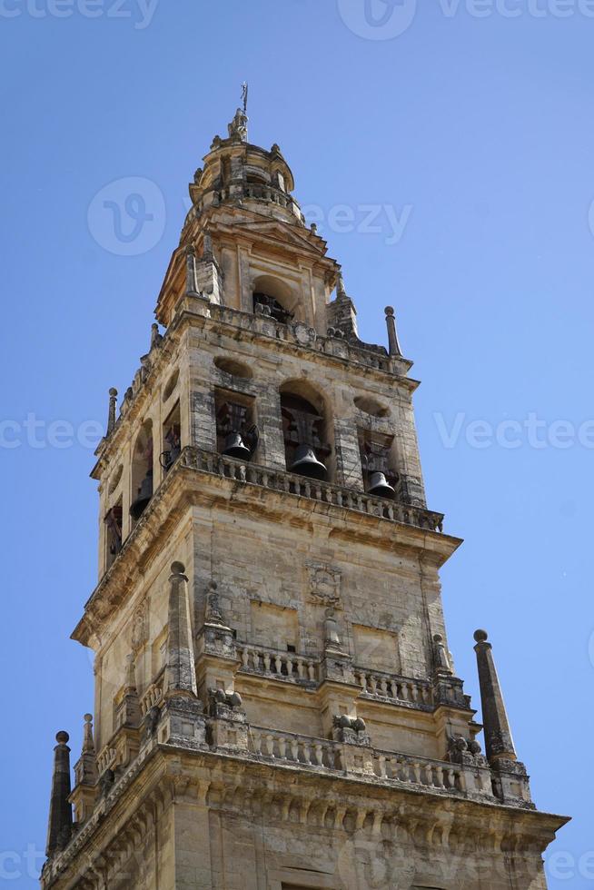 belfort in mezquita - moskee - kathedraal van Cordoba in Spanje foto