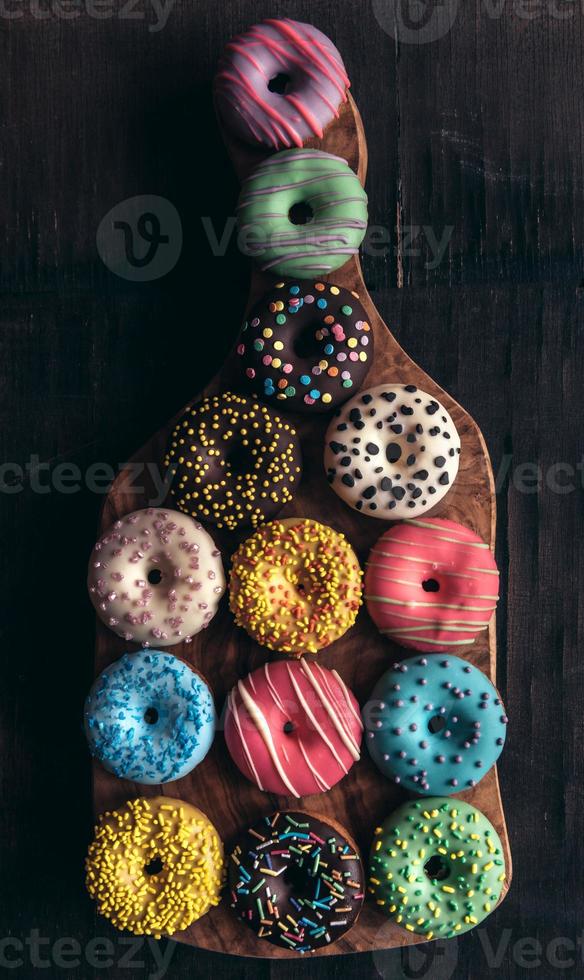 geserveerd geglazuurd mini donuts foto