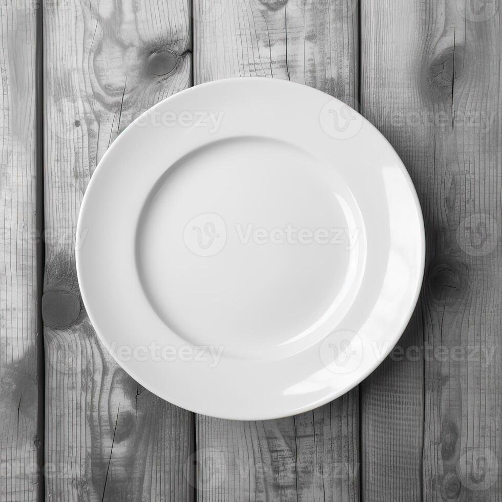 een leeg bord Aan een wit houten tafel. top visie van wit keramisch bord Aan wit houten. generatief ai. foto