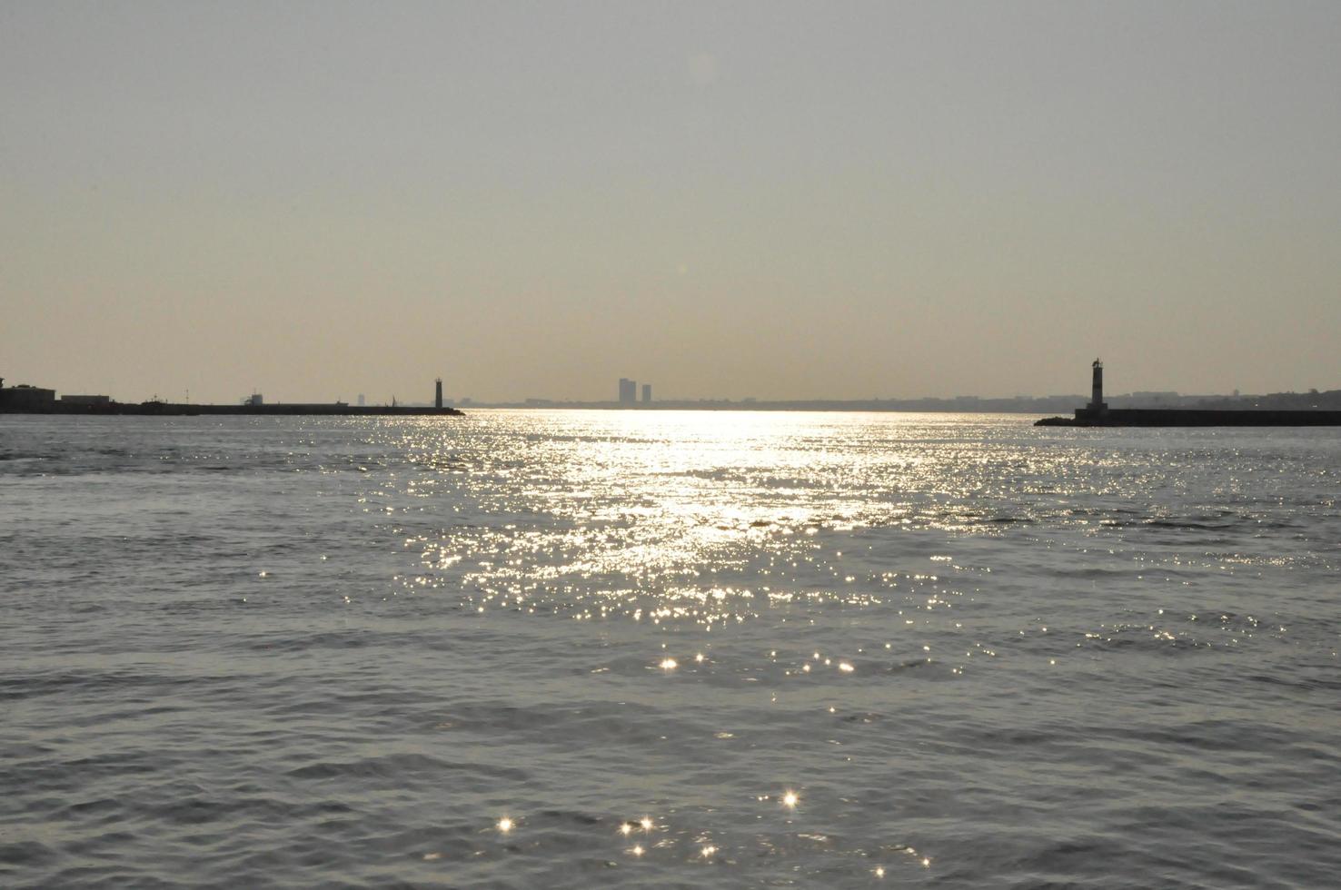 stoomboot veerboot haven en zee achtergrond en landschap foto