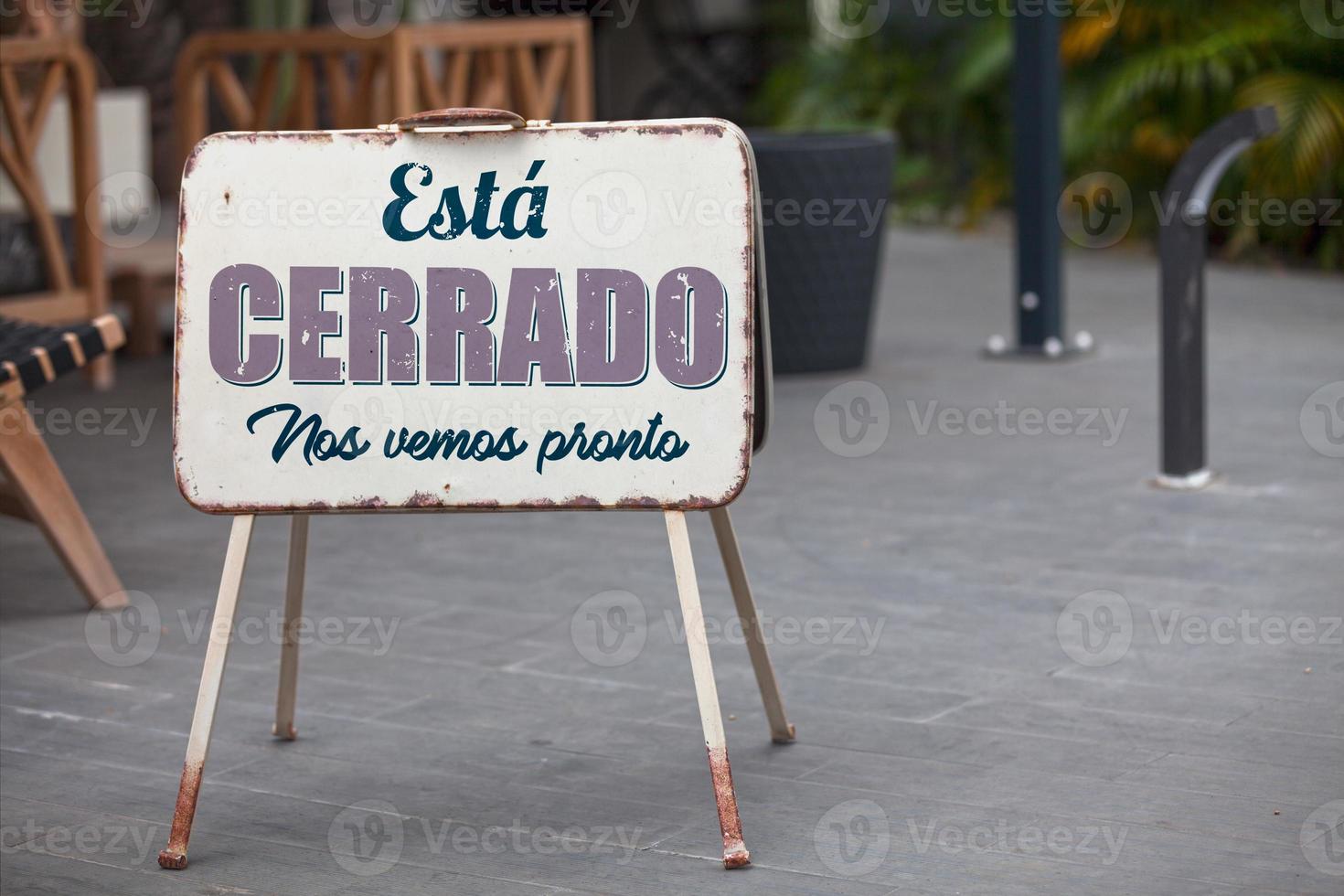 buitenshuis Gesloten teken in Spaans foto
