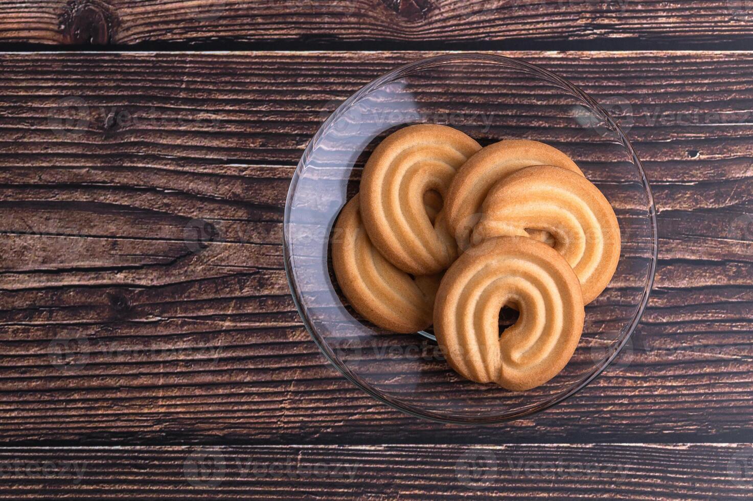 snackkoekjes op tafel foto