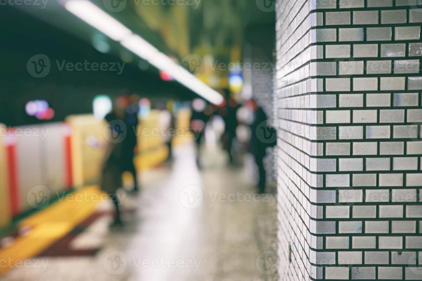 wazig metro platform in sapporo, Japan. foto