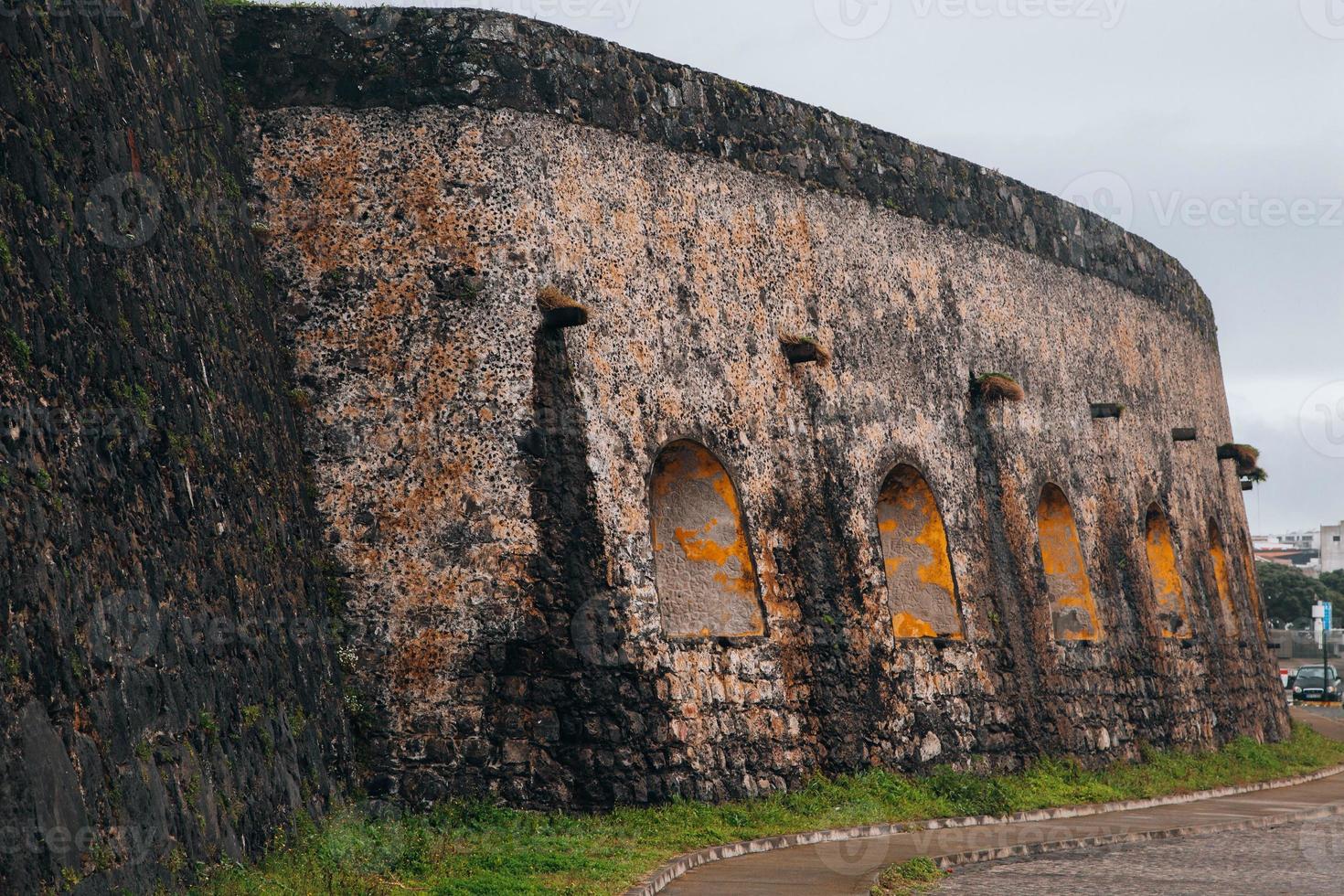 keer bekeken van de forte de sao bras in Ponta Delgada in sao Miguel, azoren foto
