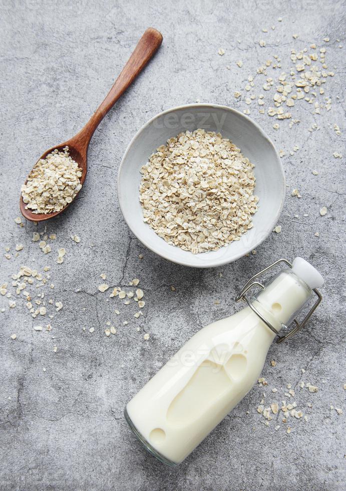 veganistische havermelk, niet-zuivel alternatieve melk foto