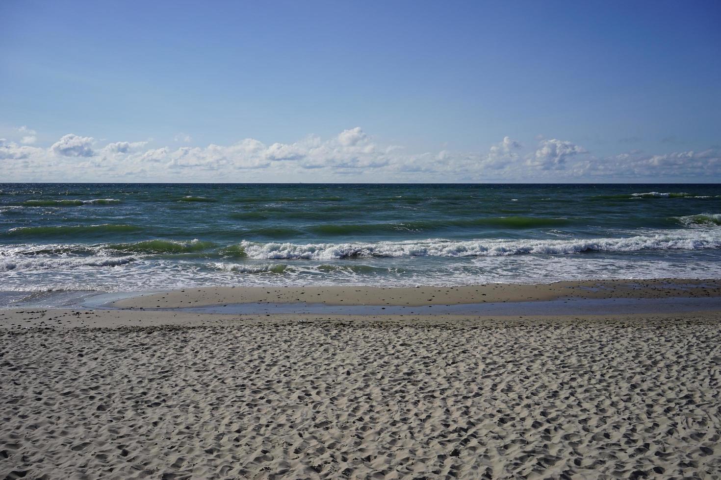 verlaten zeegezicht op de Oostzee foto