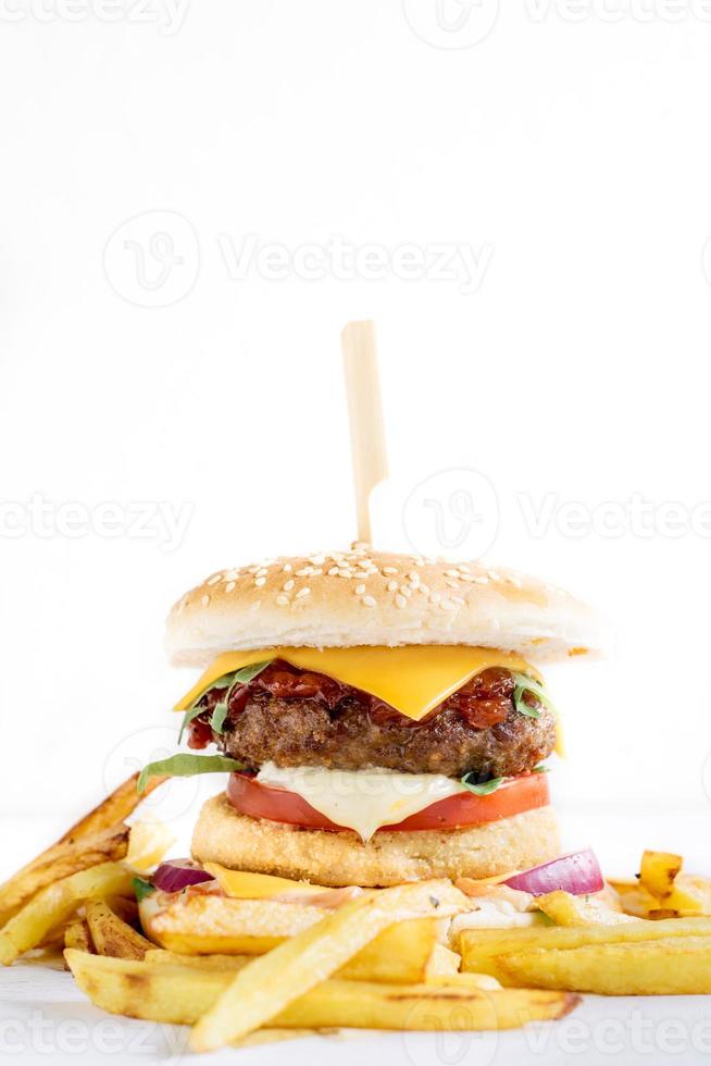 reusachtig cheeseburger en Frans Patat foto