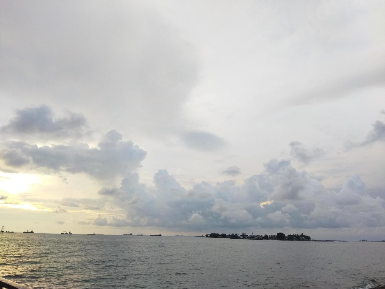 mooi wolken geschikt voor uw achtergrond, verbeelding, en meer foto