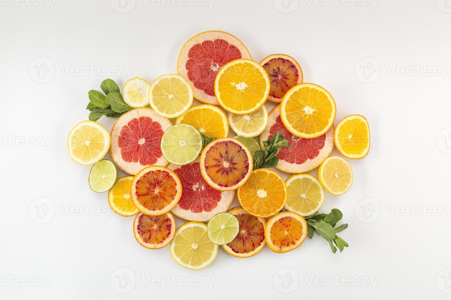 plakjes citrusvruchten stapel foto