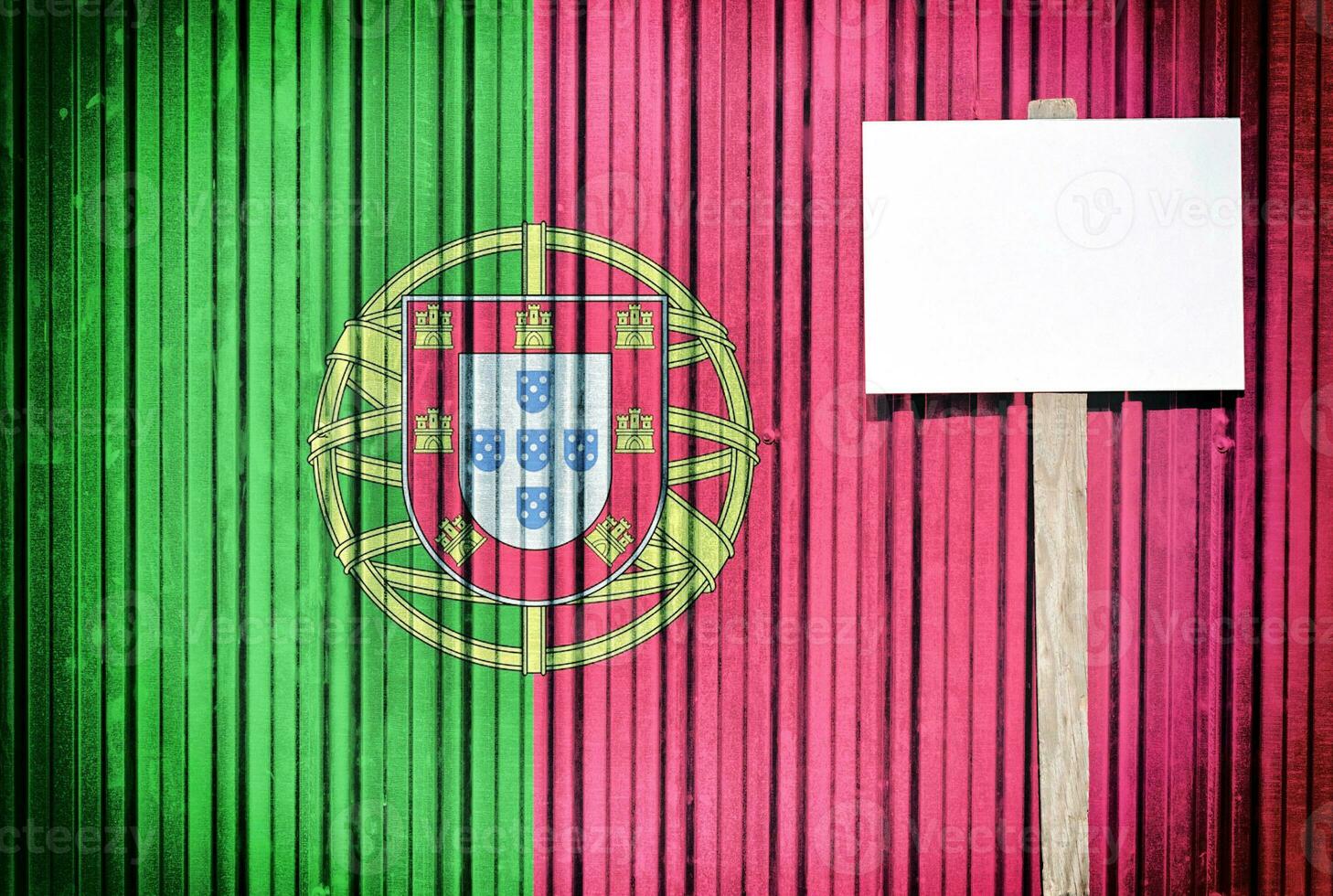 Portugal vlag met aanplakbord foto