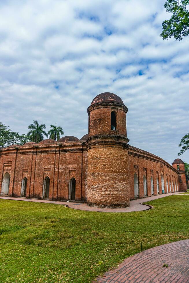 de zestig koepel moskee in bagerhoed, khulna, Bangladesh foto