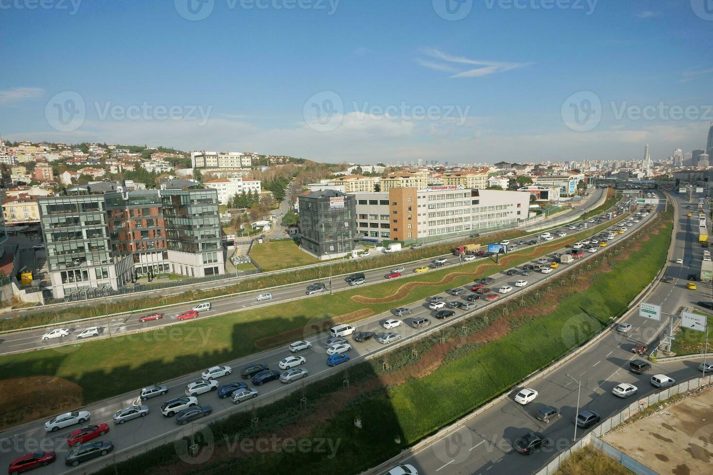 kalkoen Istanbul 12 januari 2023, verkeer in een hoog weg in Istanbul foto