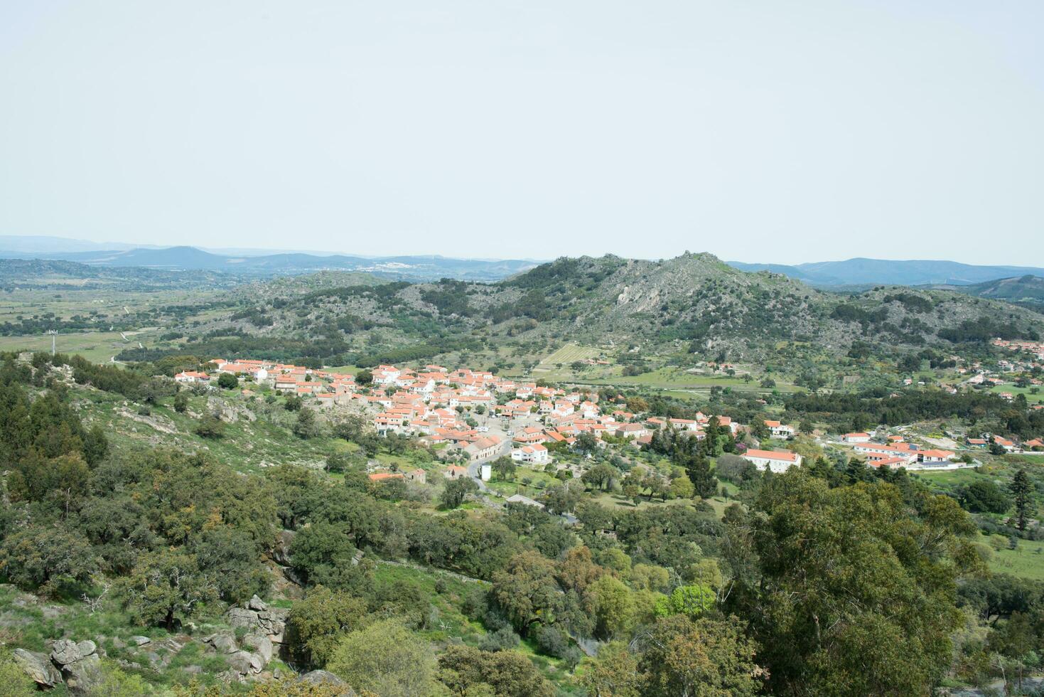 antenne visie van klein stad- van monsanto, Portugal foto