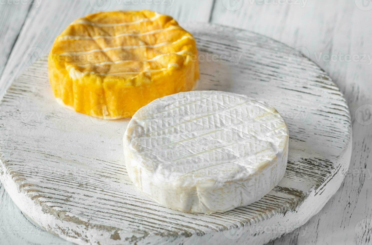 Camembert kaas wielen foto