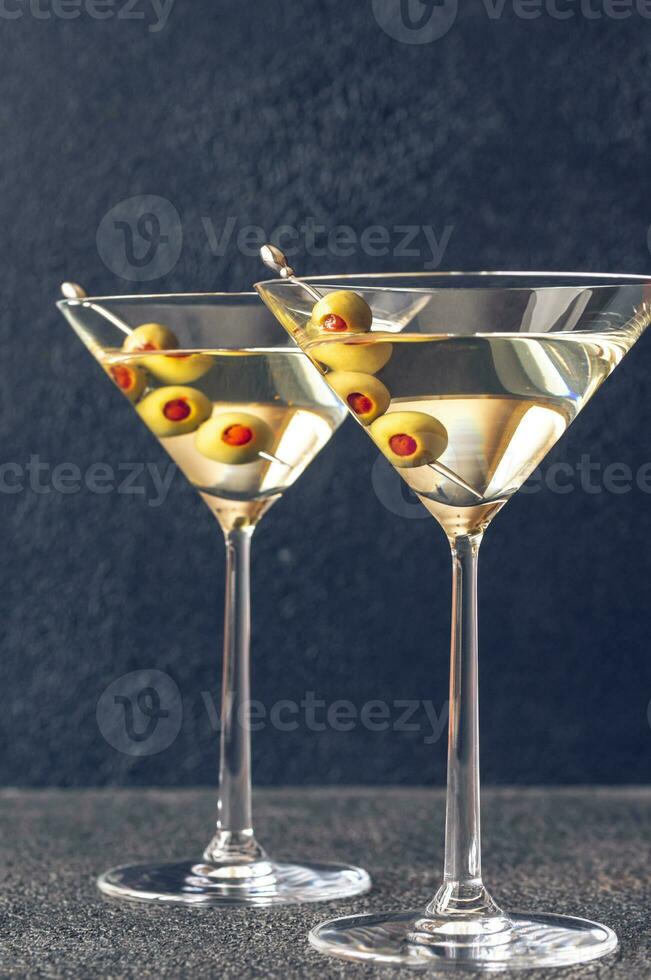 twee bril van martini cocktail foto