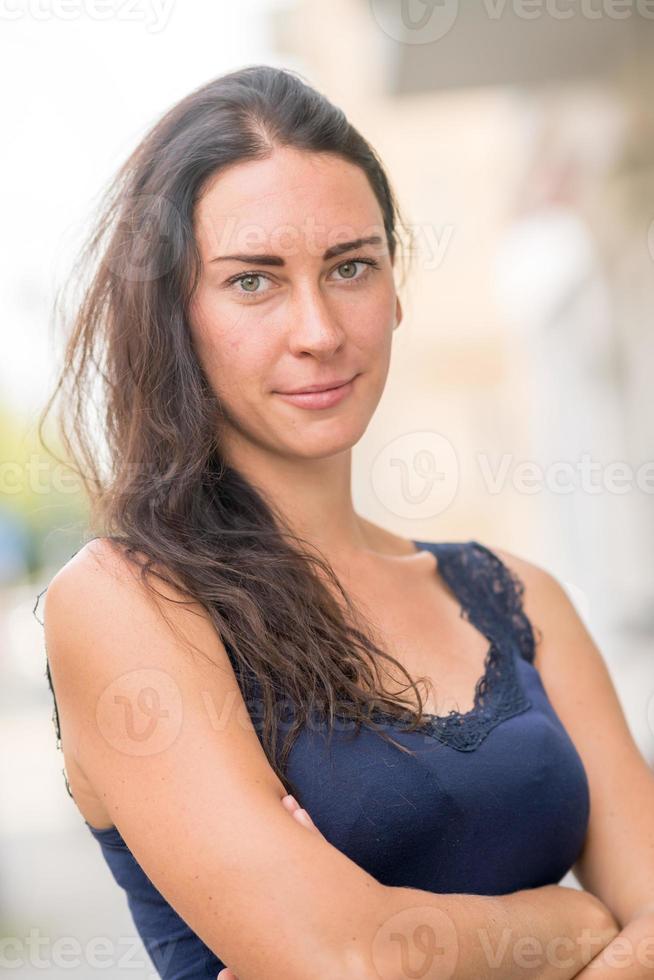 aantrekkelijke vrouw poseren foto