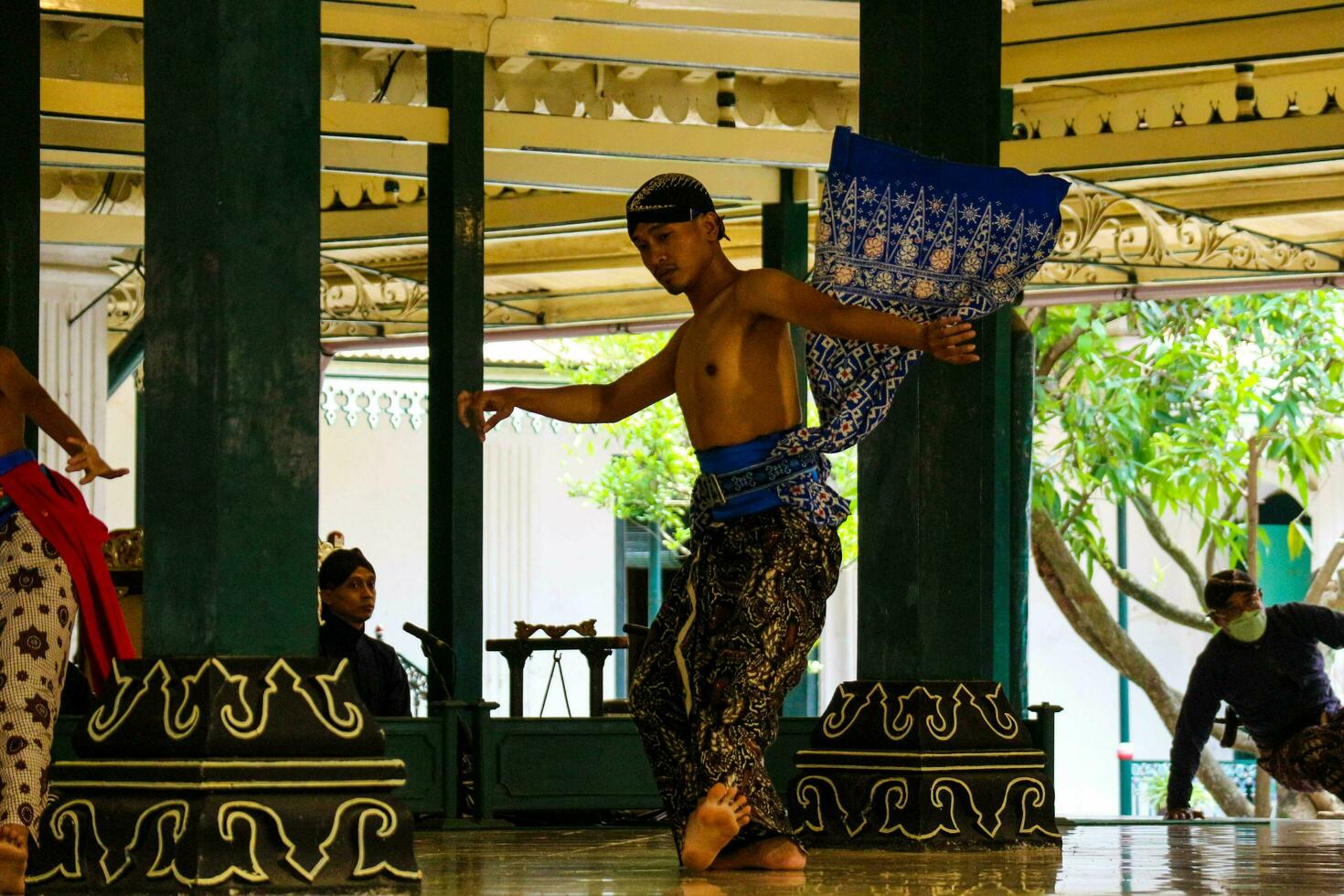 yogakarta, Indonesië Aan oktober 2022. abdi dalem mataya, hovelingen van de Yogyakarta paleis wie zijn dansers. t foto