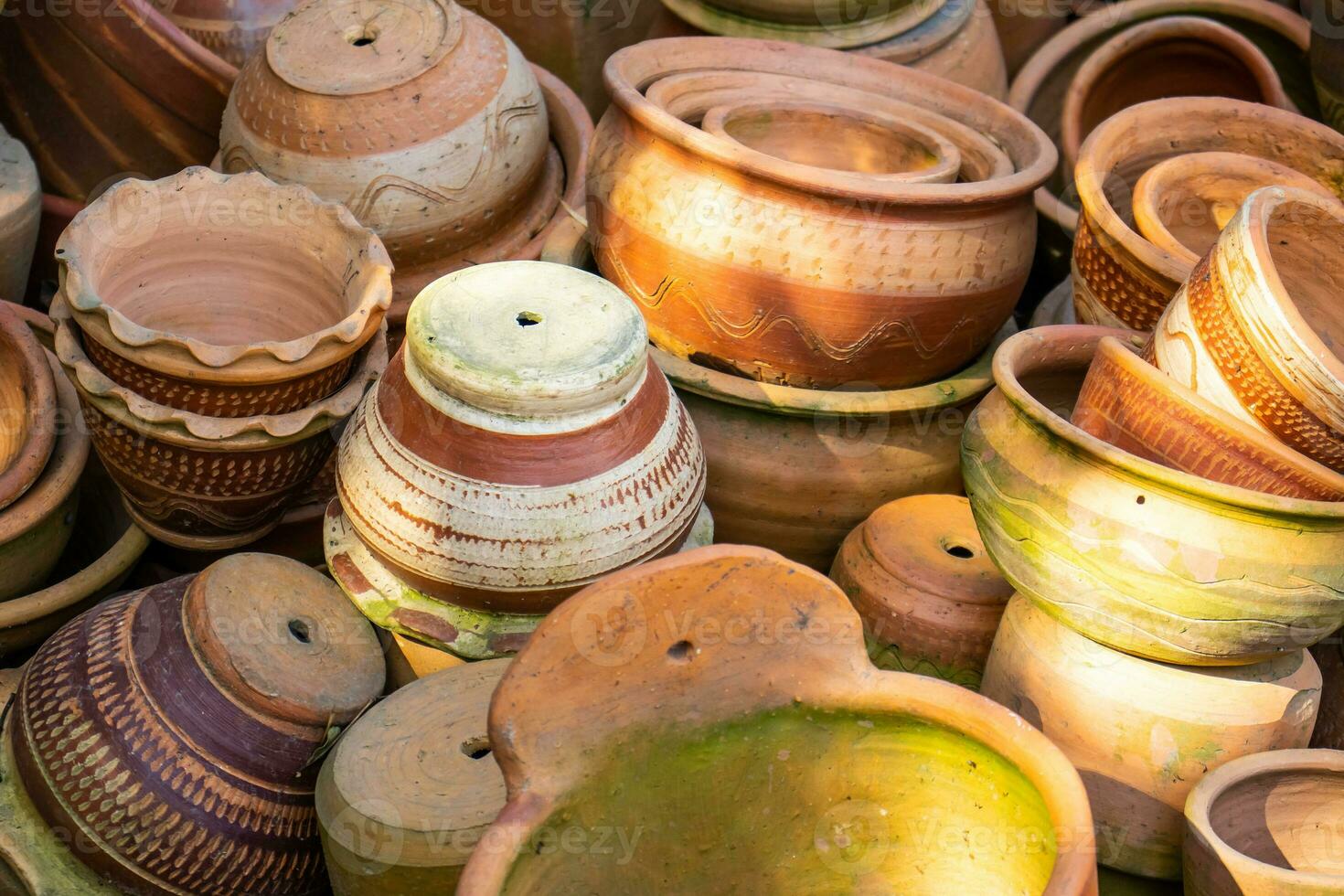 traditioneel pottenbakkerij in de stad van raquira. stad van potten foto