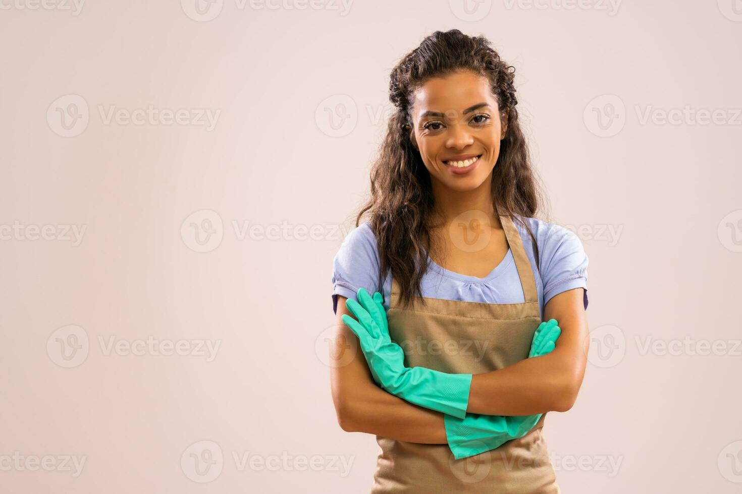 portret van een professioneel hulp in de huishouding foto