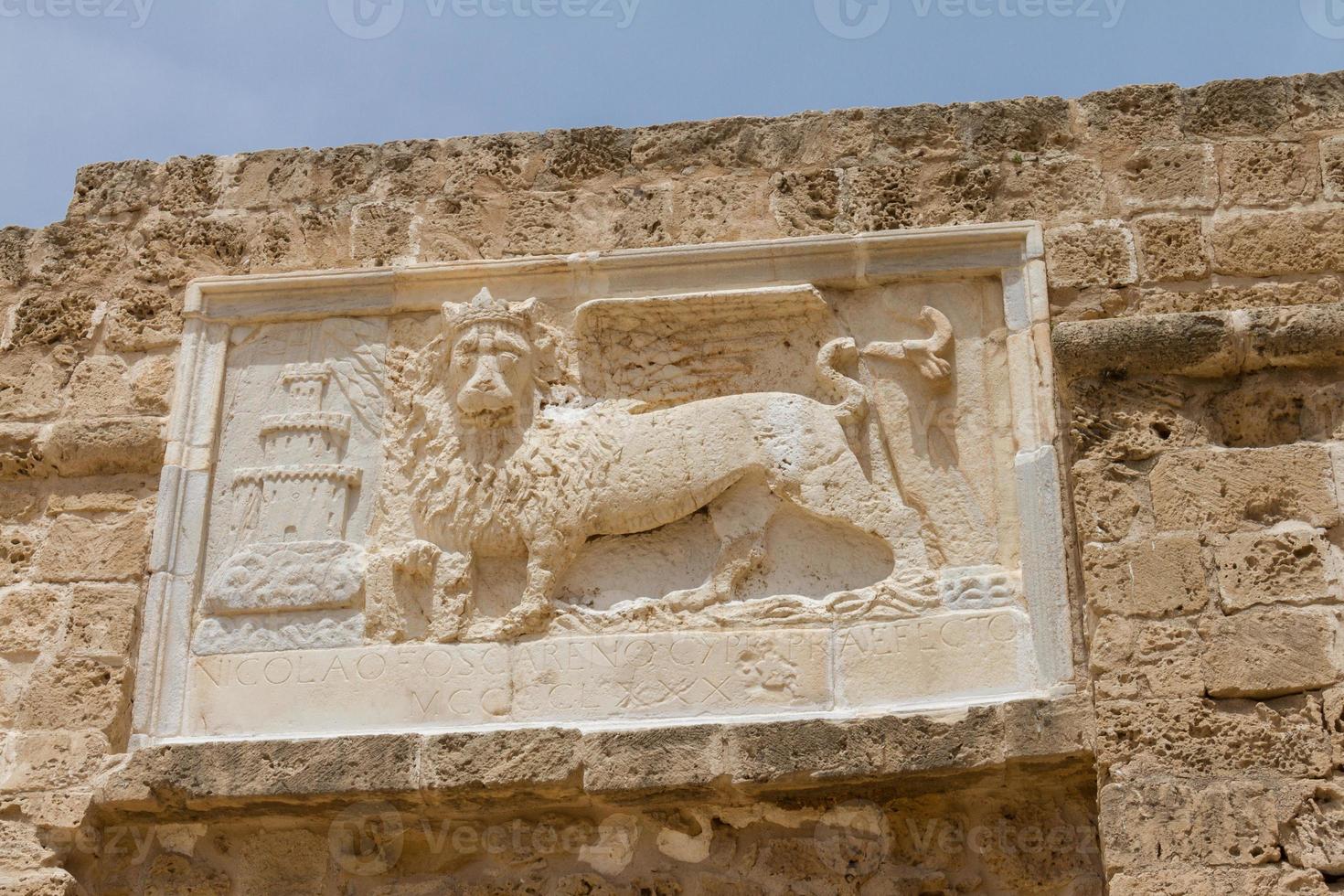 sculptuur van de gevleugelde leeuw van San Marco in Famagusta, Cyprus foto