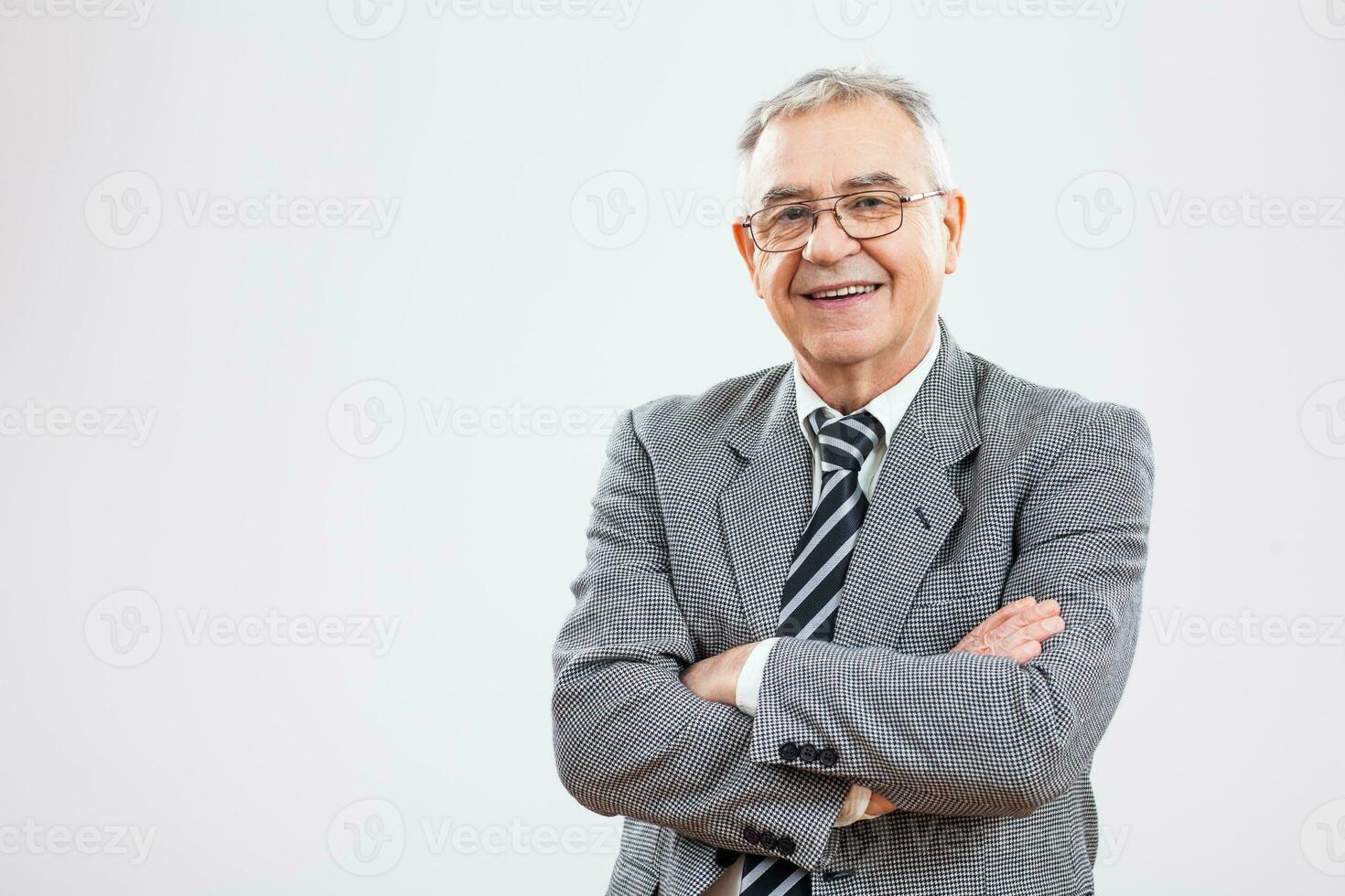 portret van een gelukkig senior zakenman foto