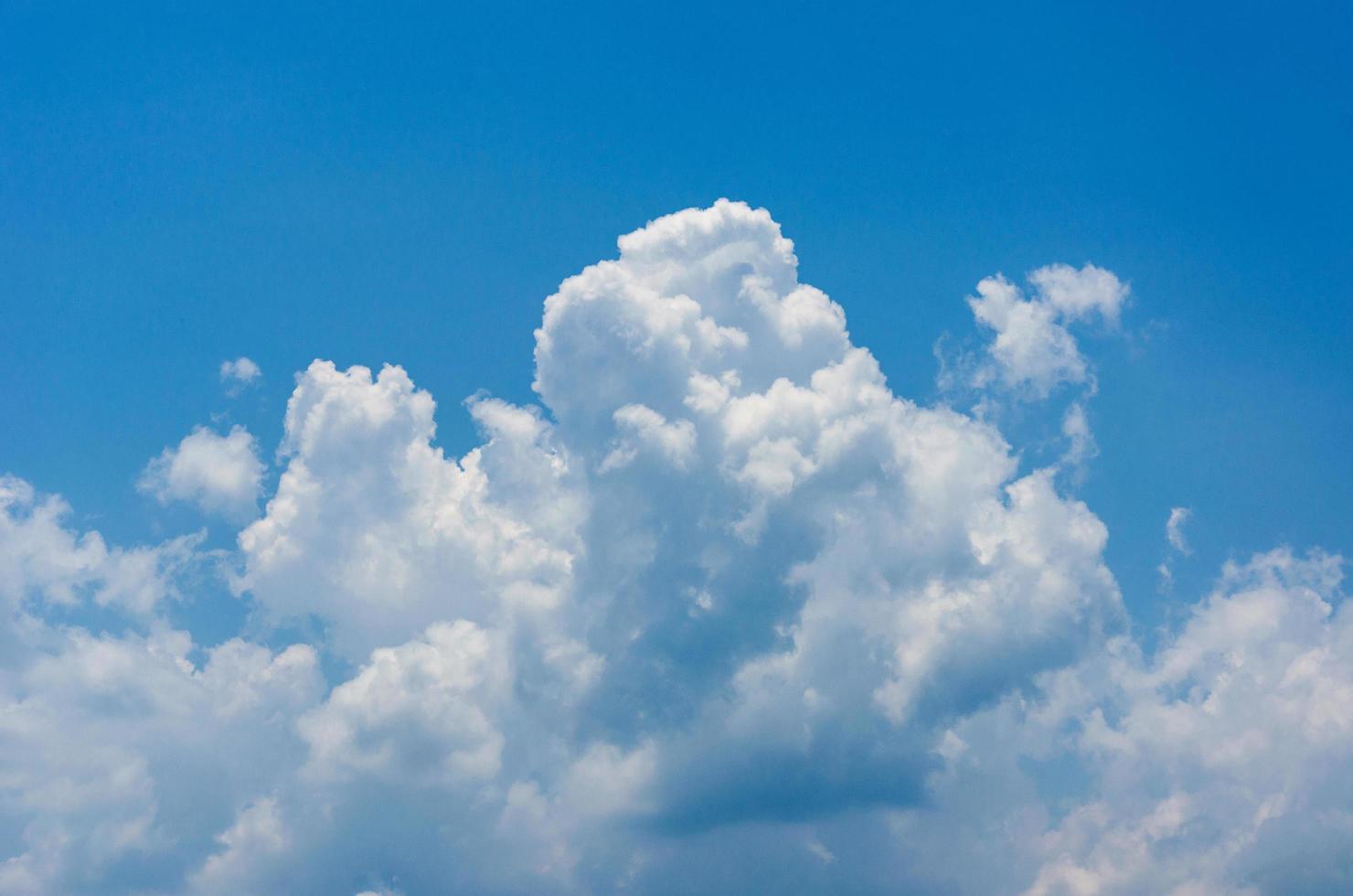 wolken in de lucht foto